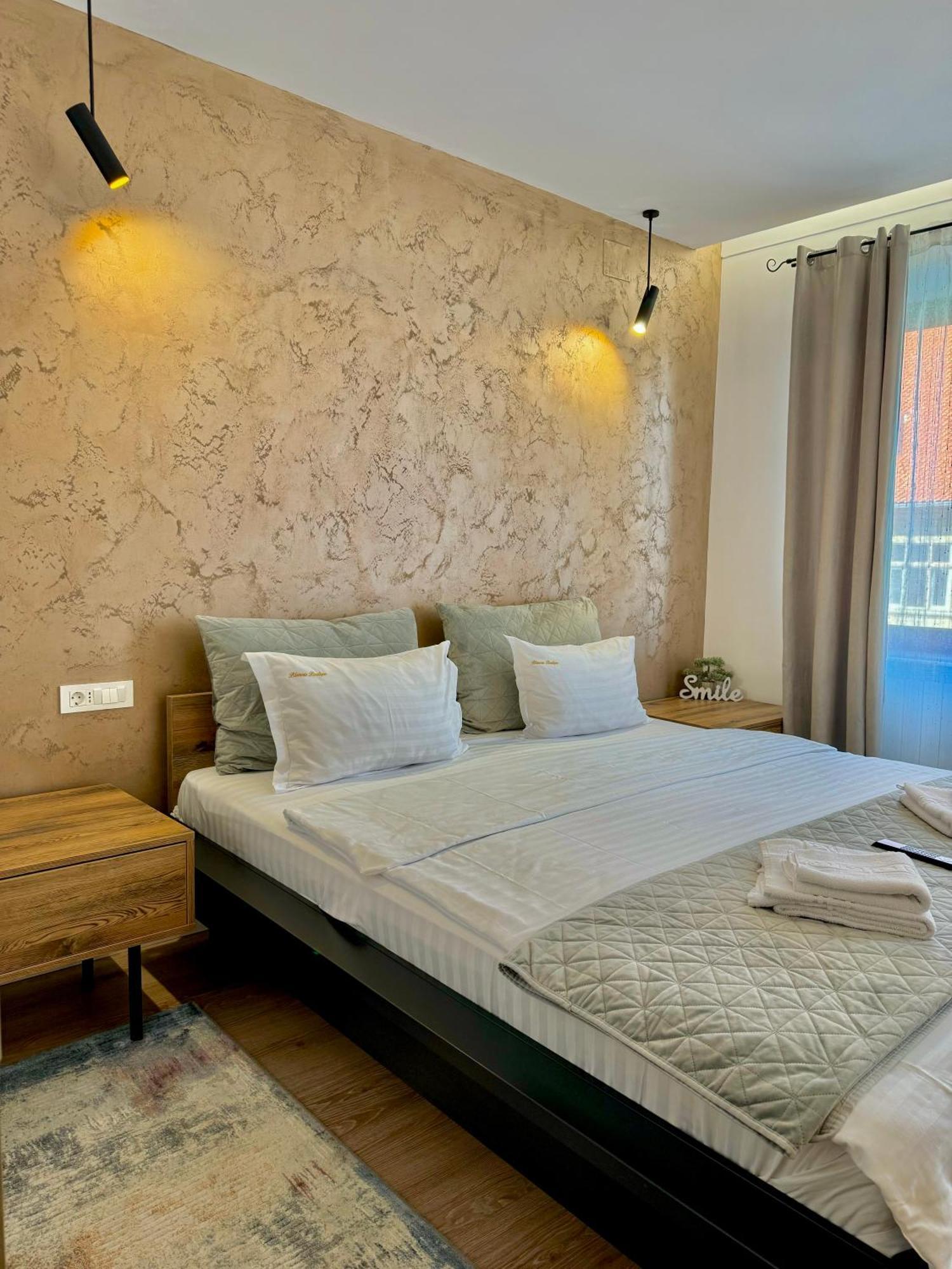 Appartamento Blancris Boutique Braşov Esterno foto