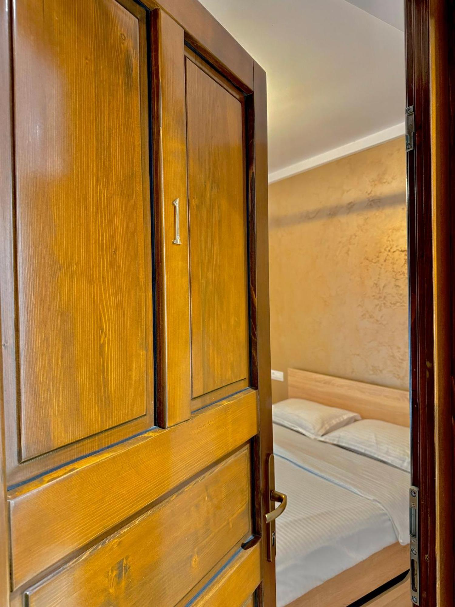 Appartamento Blancris Boutique Braşov Esterno foto