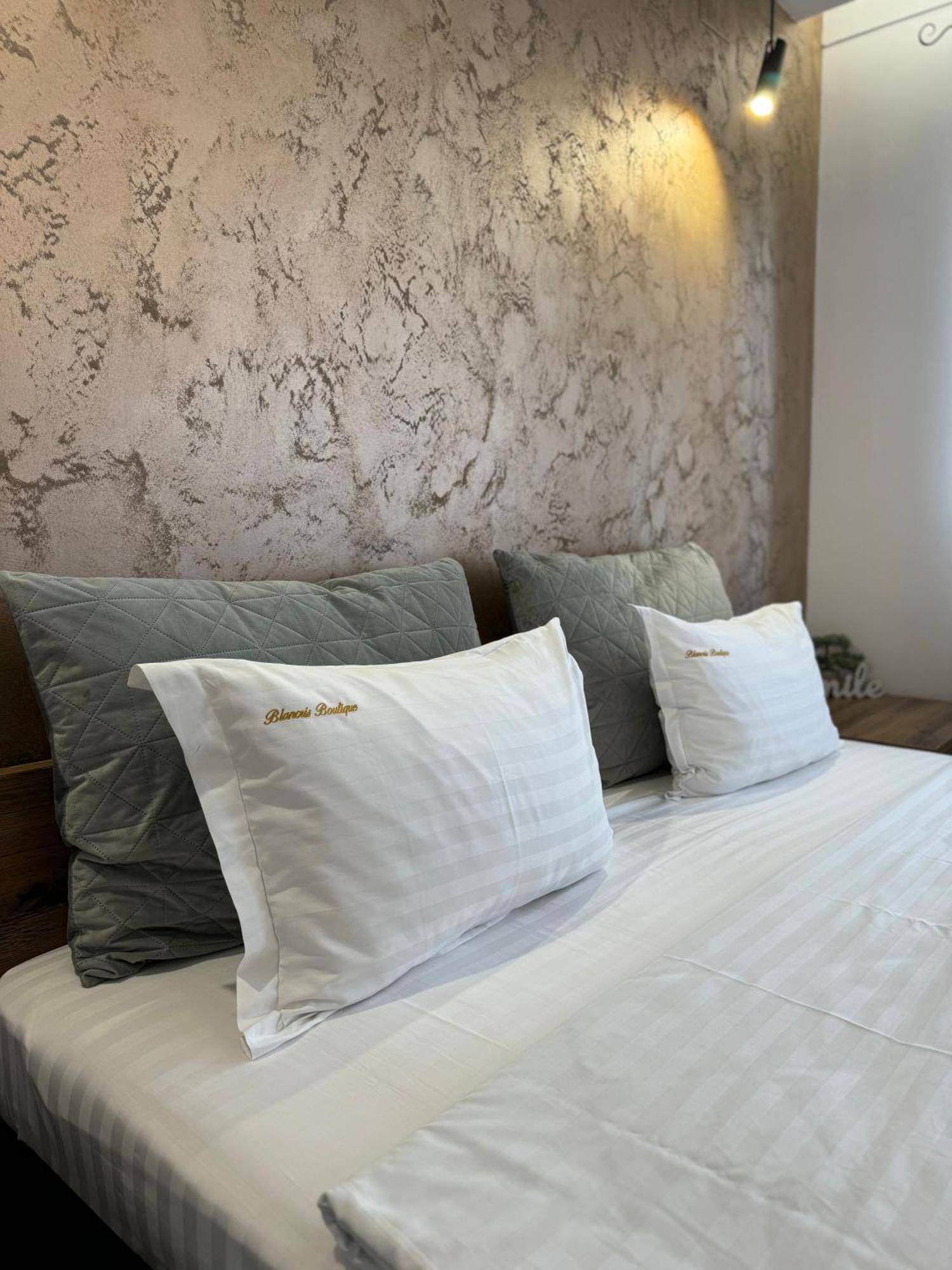 Appartamento Blancris Boutique Braşov Esterno foto